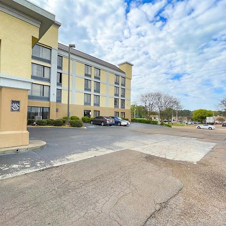 Oyo Townhouse Jackson - Ridgeland Hotel Buitenkant foto