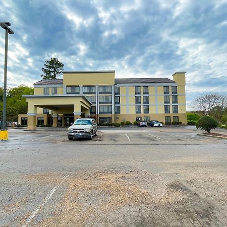Oyo Townhouse Jackson - Ridgeland Hotel Buitenkant foto