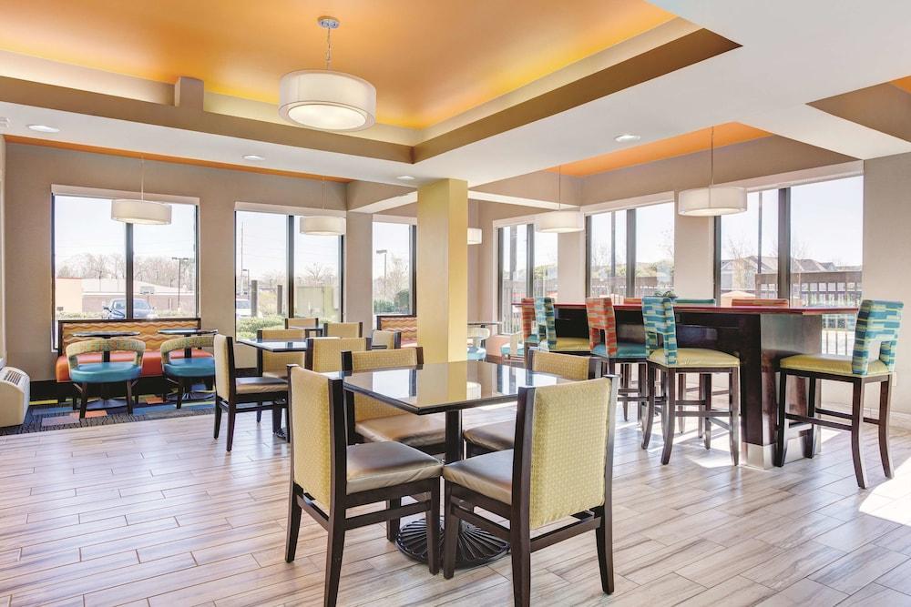 Oyo Townhouse Jackson - Ridgeland Hotel Buitenkant foto