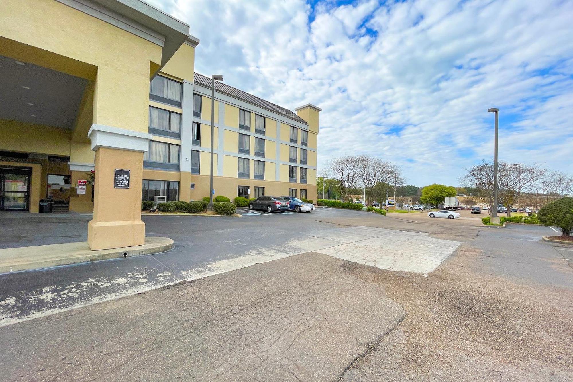Oyo Townhouse Jackson - Ridgeland Hotel Buitenkant foto