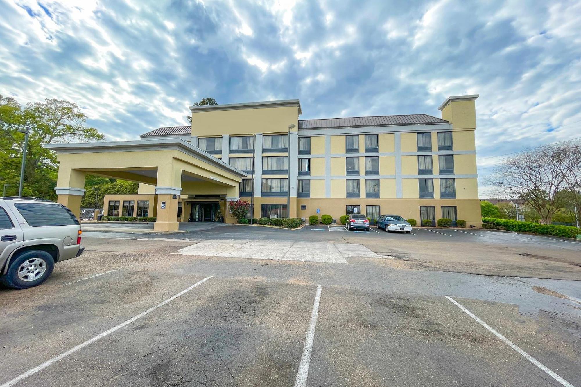 Oyo Townhouse Jackson - Ridgeland Hotel Buitenkant foto